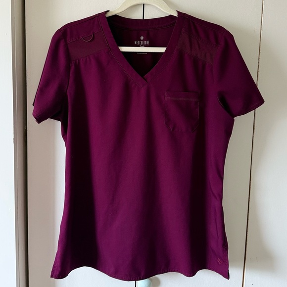 Med Couture Touch 1-Pocket STRETCH Tuck In V-Neck Scrub Top in Wine Burgundy - Picture 5 of 10